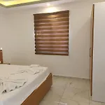 3houseapart