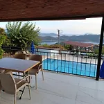3houseapart